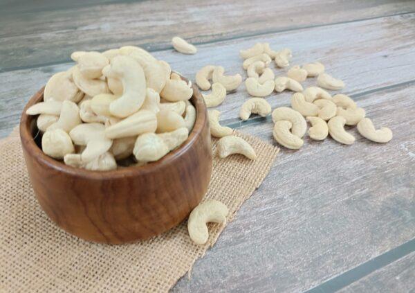 PREMIUM NATURAL CASHEW NUTS (काजू साबुत (कच्चे)) - Image 2